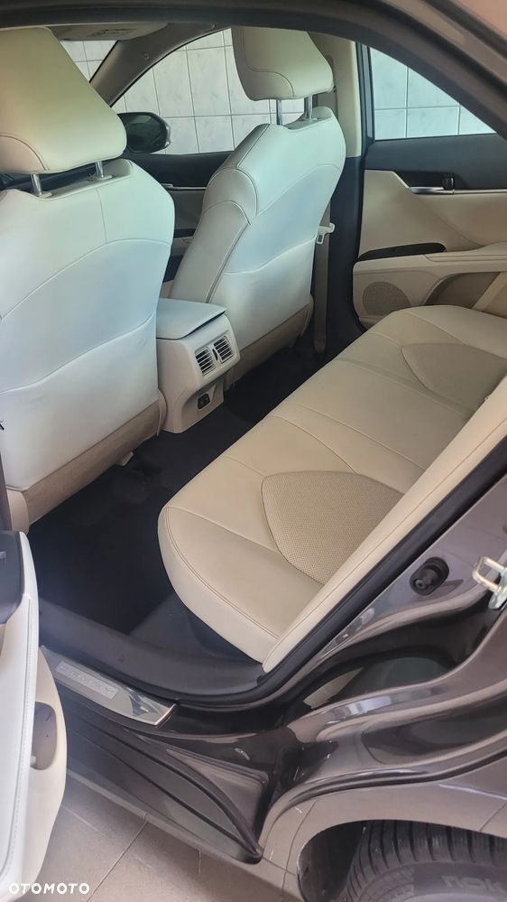 Toyota Camry 2.5 Hybrid Executive CVT - 7