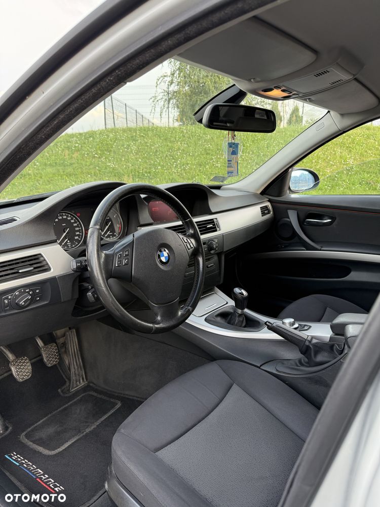 BMW Seria 3 318d - 8