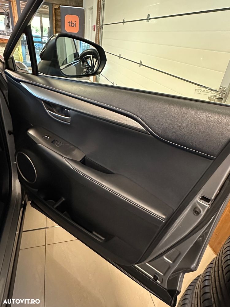 Lexus Seria NX 300h AWD F Sport - 24