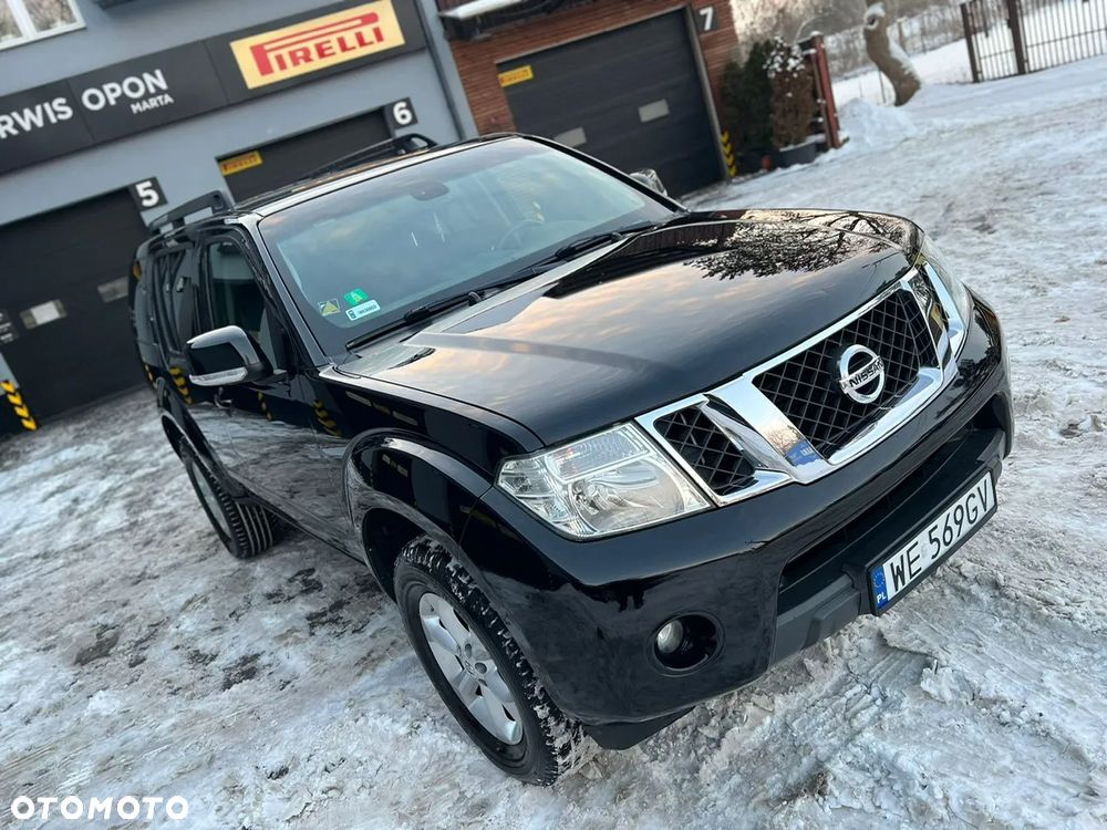 Nissan Pathfinder 2.5 D XE - 2