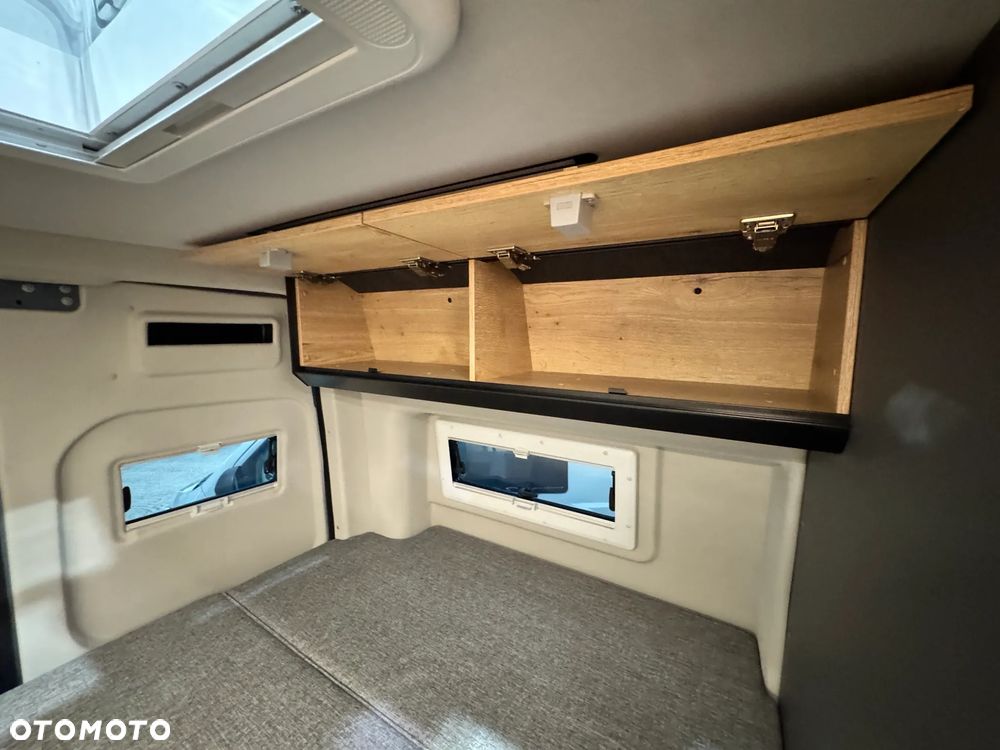 Mercedes-Benz Sprinter - 16
