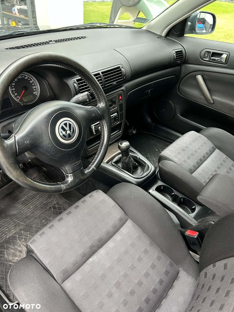 Volkswagen Passat 1.9 TDI Trendline - 6