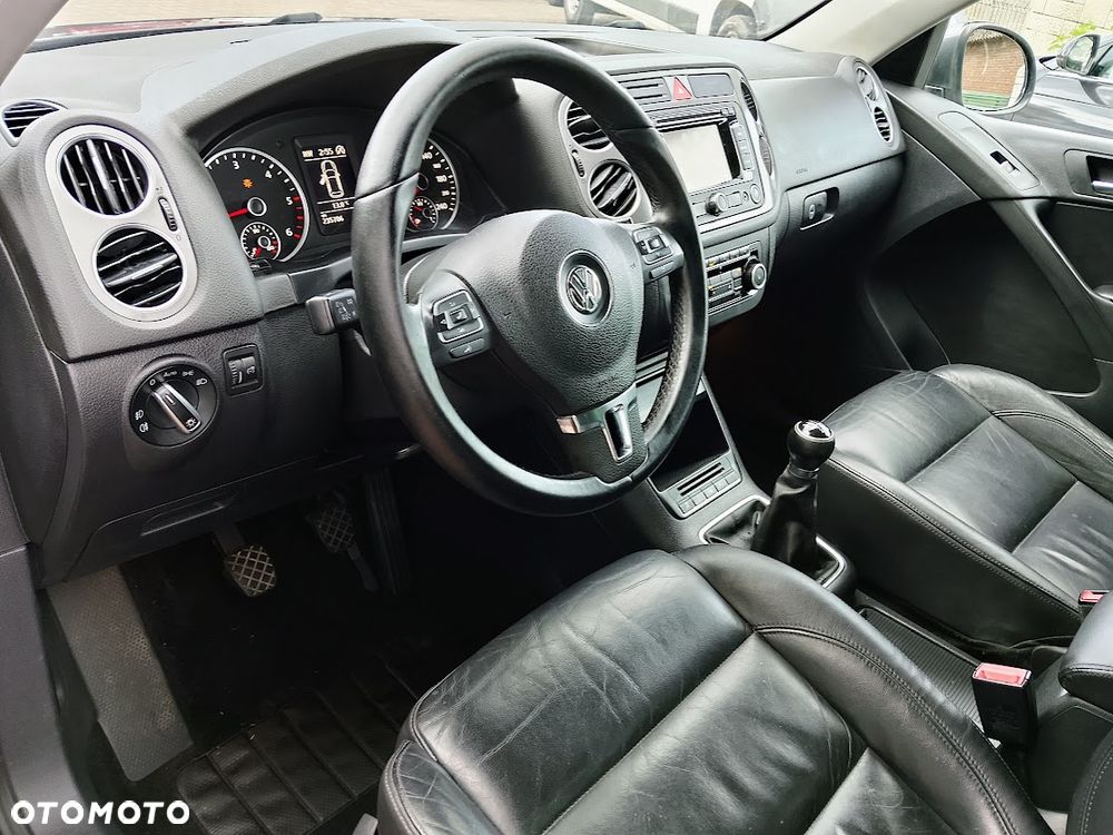 Volkswagen Tiguan 2.0 TDI DPF BlueMotion Technology Exclusive - 9