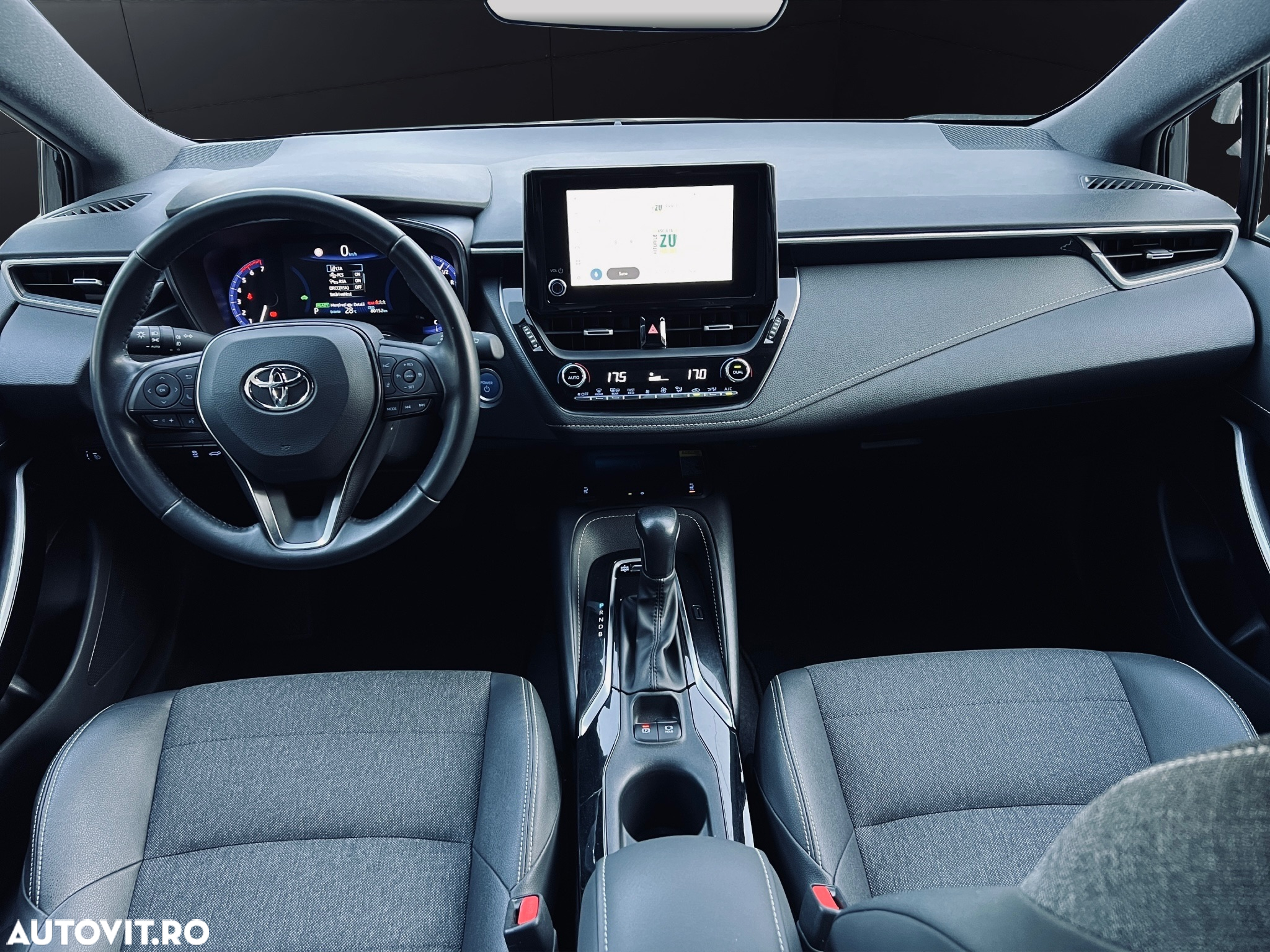 Toyota Corolla 1.8 HSD Active - 12