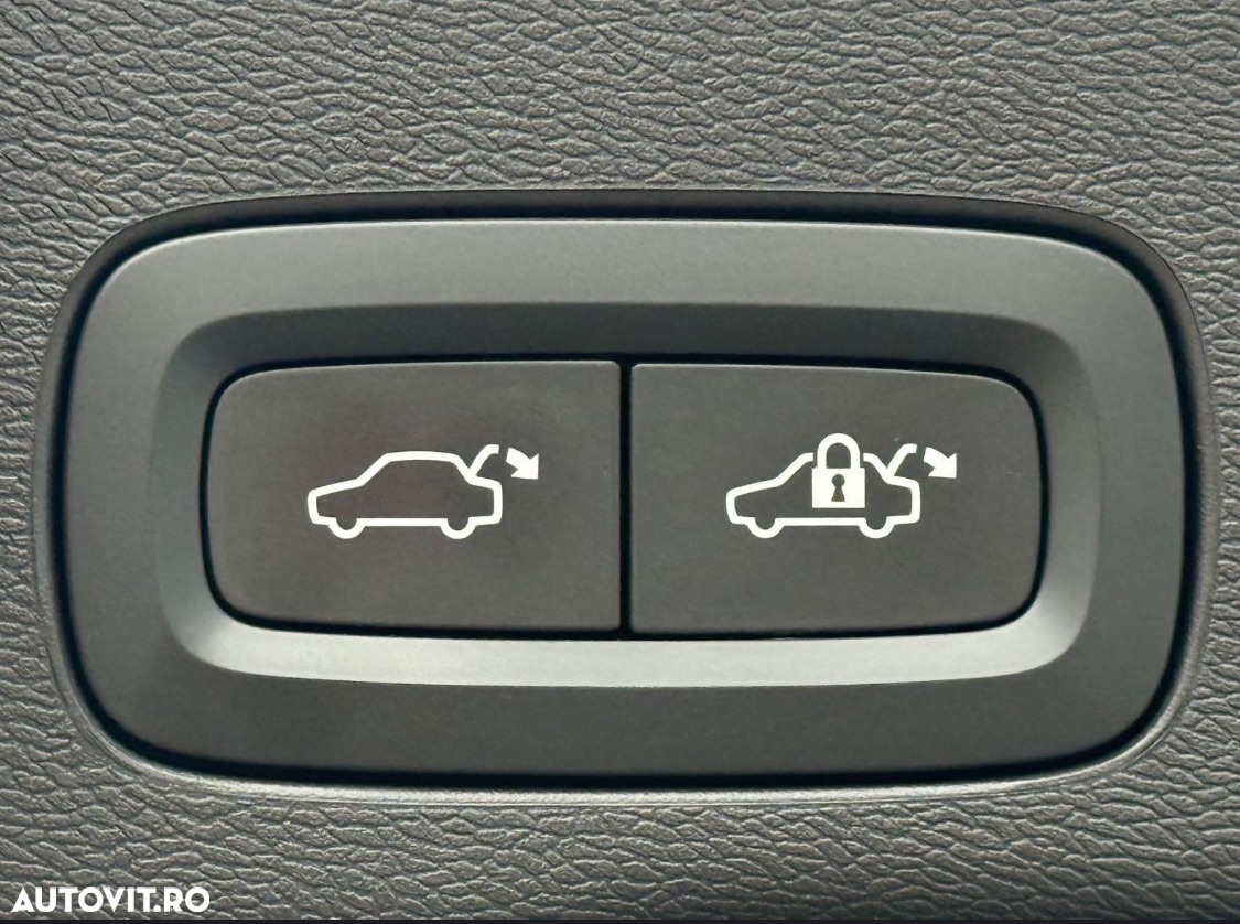 Volvo XC 60 B4 D AWD Ultimate Bright - 34