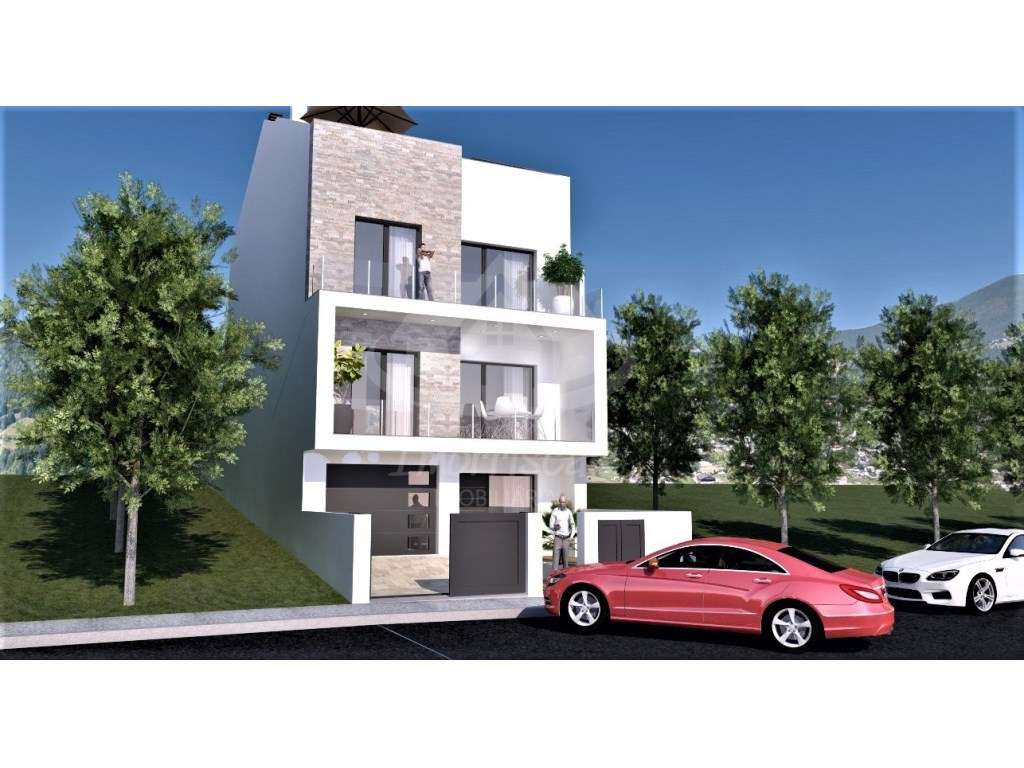 Moradia T4 com garagem e jardim no Bairro Alto de São Lourenço, San... - Grande imagem: 2/20