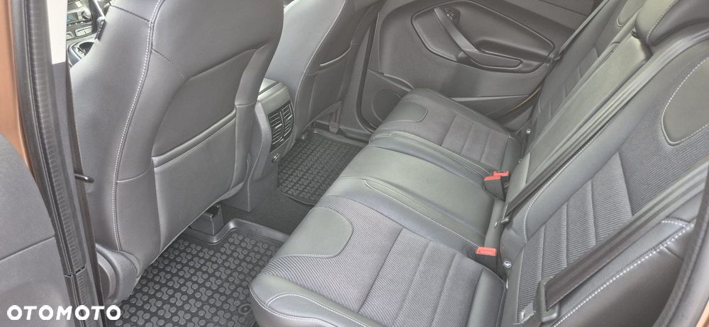 Ford Kuga - 10
