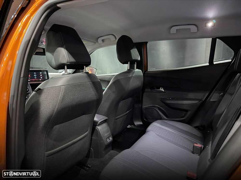 Peugeot 2008 1.2 PureTech Allure EAT8 - 32