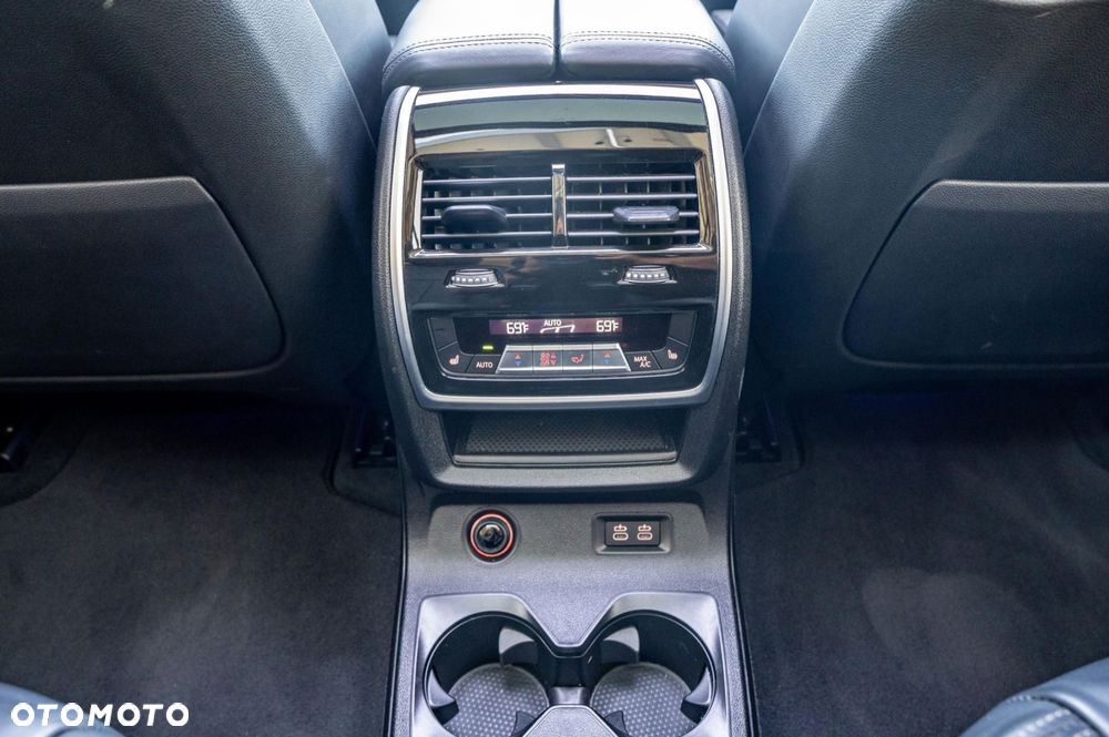 BMW X7 - 15
