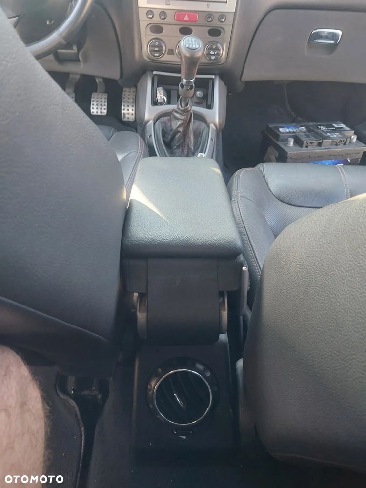 Alfa Romeo GT Q2 silnik 1.9 JTD 150KM 937A5000 skrzynia biegów 464332891 przepustnica alternator pompa wtryski maglownica belka zawieszenia mcperson tłumik wydech kolektor podszybie podsufitka szyba zbiorniczek sanki zamek zacisk hamulcowy NA CZĘŚCI WSZYSTKIE CZĘŚCI - 10
