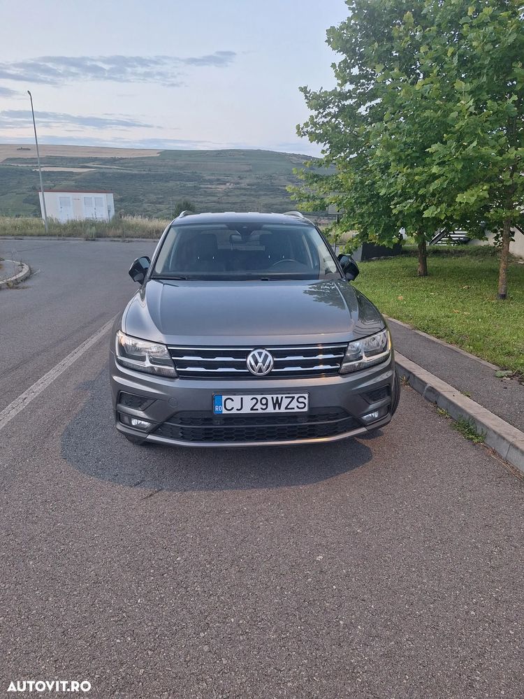 Volkswagen Tiguan - 1