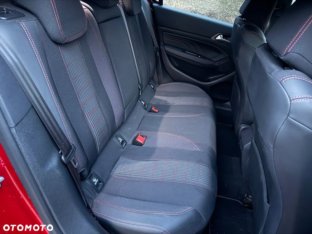 Peugeot 308 BlueHDi 130 EAT8 Stop & Start GT - 23