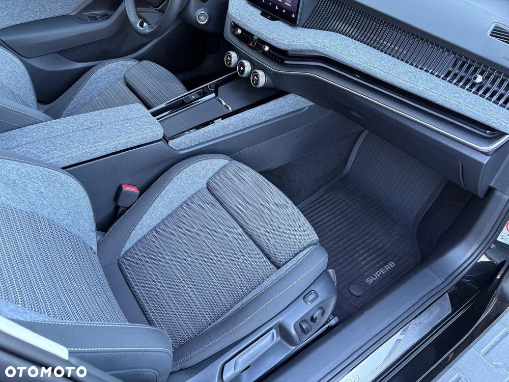 Skoda Superb 2.0 TDI SCR Selection DSG - 14