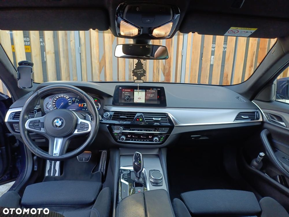 BMW Seria 5 520d xDrive - 12