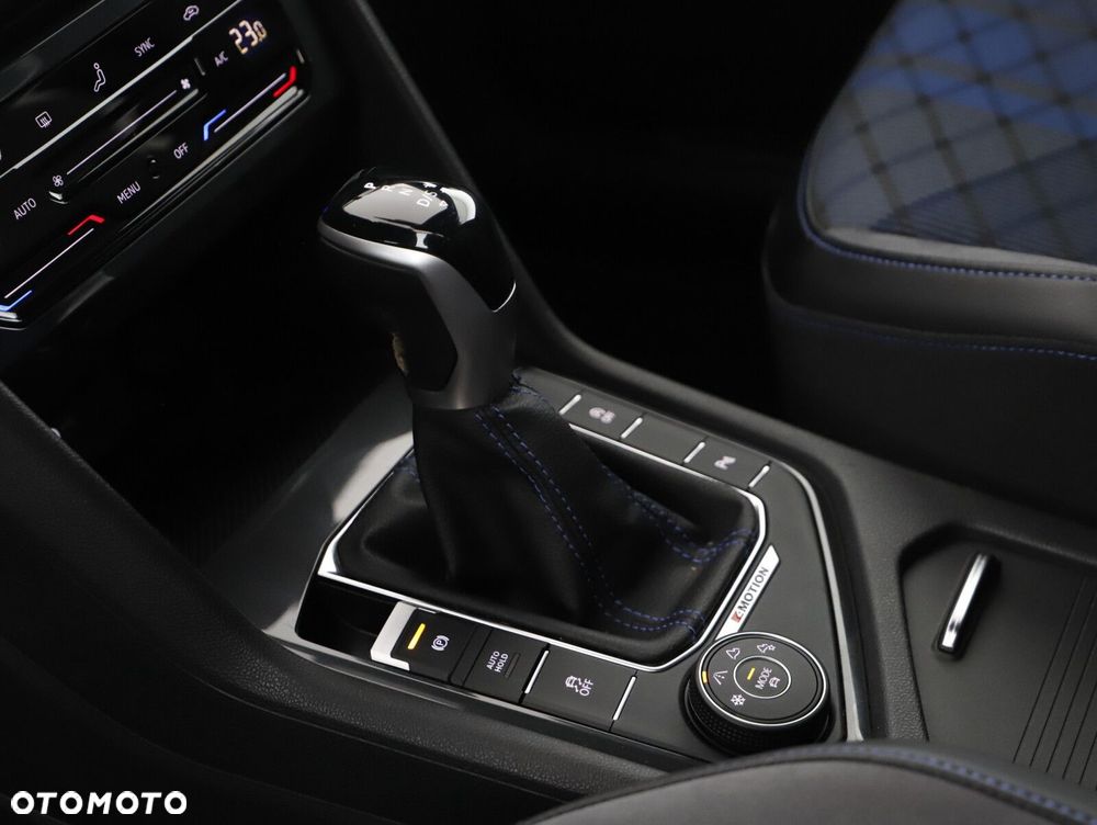 Volkswagen Tiguan - 10