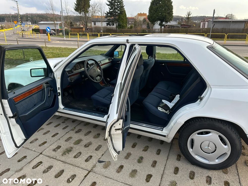 Mercedes-Benz Klasa E - 28