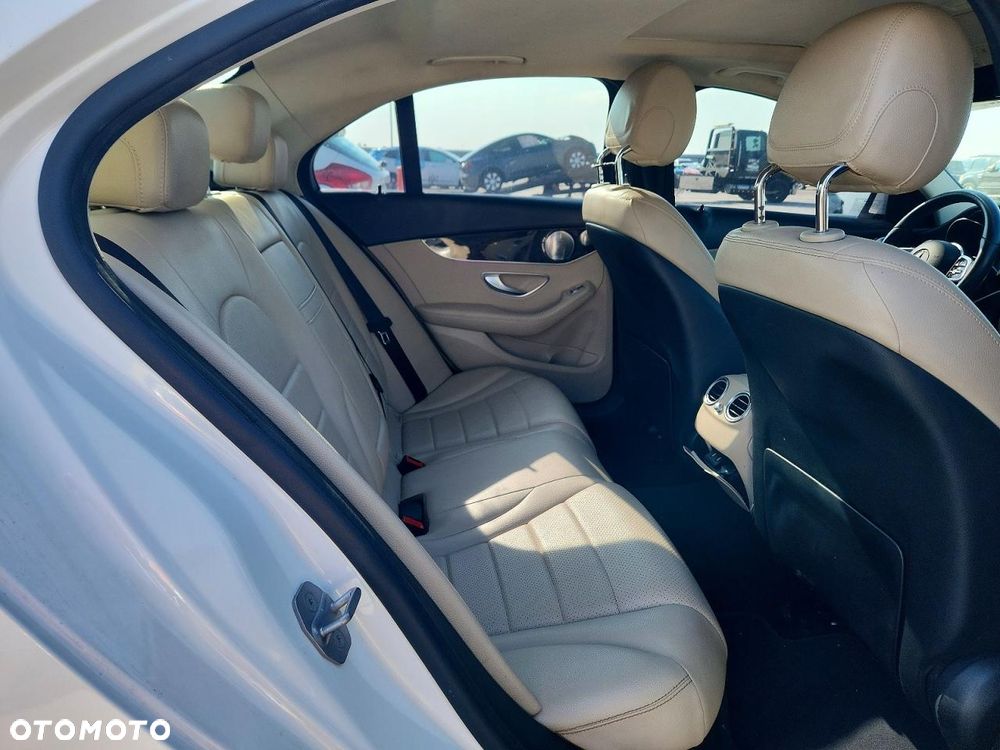 Mercedes-Benz Klasa C 300 4Matic 9G-TRONIC Avantgarde - 9