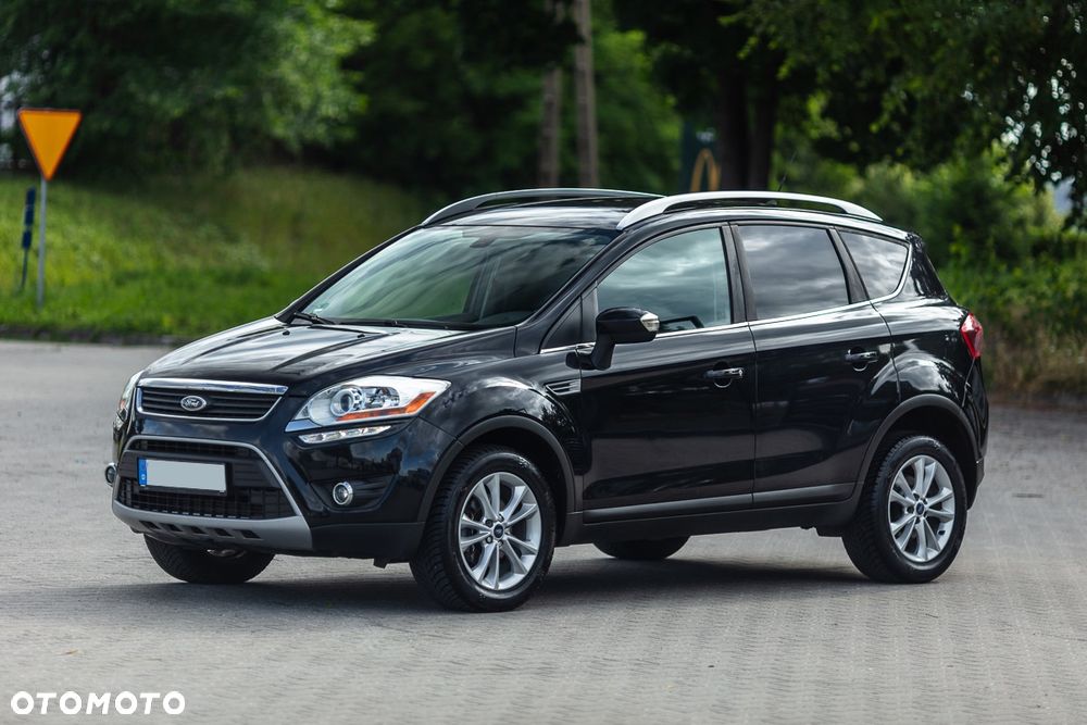 Ford Kuga 2.0 TDCi 2x4 Titanium - 4