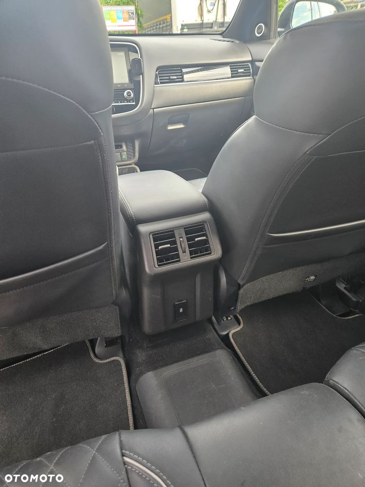 Mitsubishi Outlander - 6