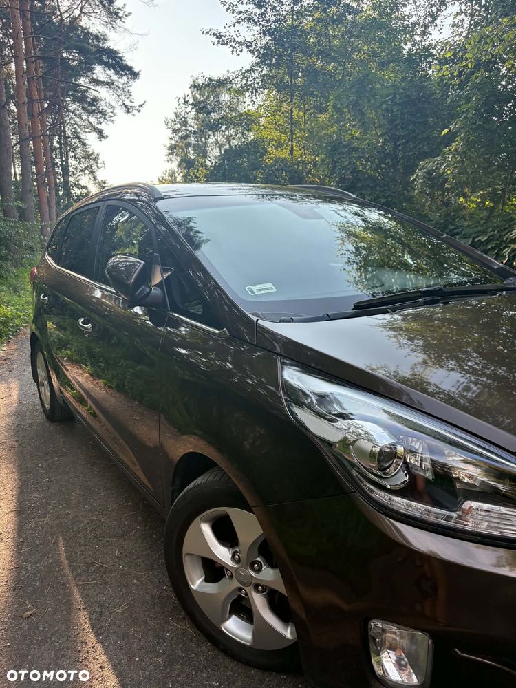 Kia Carens 1.7 CRDi M - 12