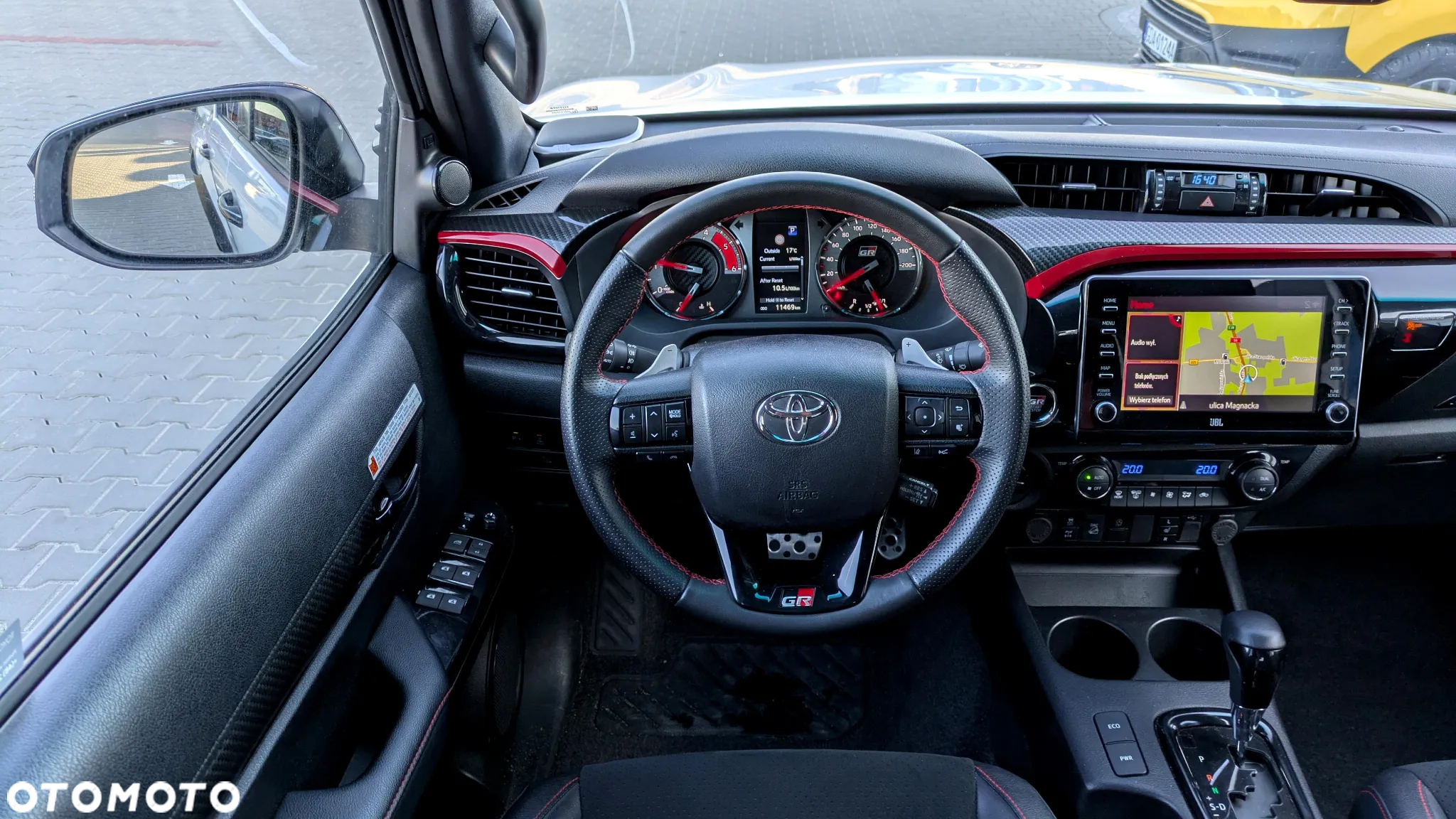 Toyota Hilux 2.8 D-4D Double Cab GR Sport 4x4 - 17
