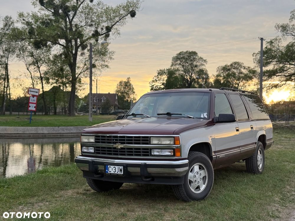 Chevrolet Suburban - 1