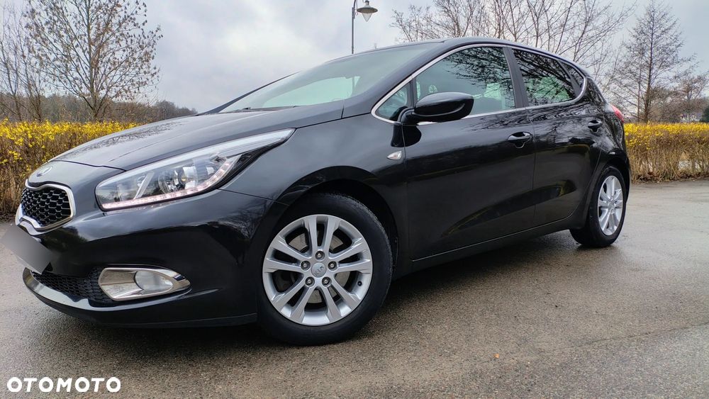 Kia Ceed 1.6 CRDi 128 Dream Team Edition - 22