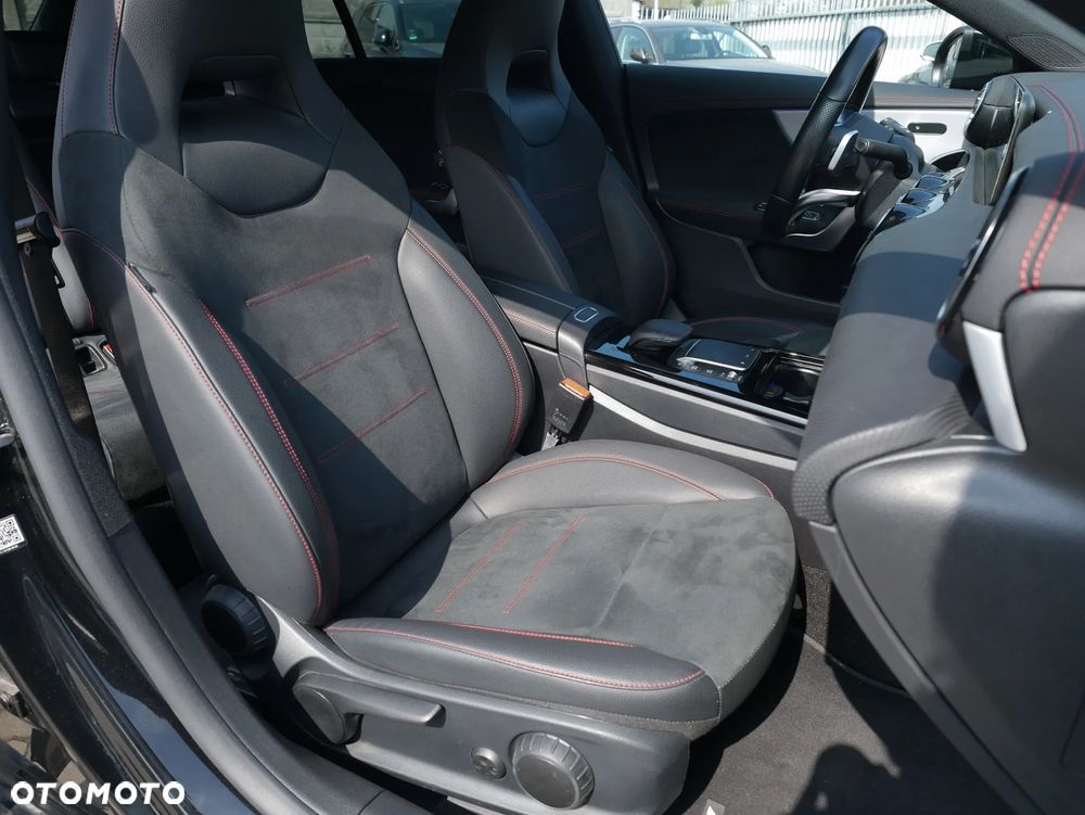 Mercedes-Benz CLA 180 7G-DCT AMG Line - 20