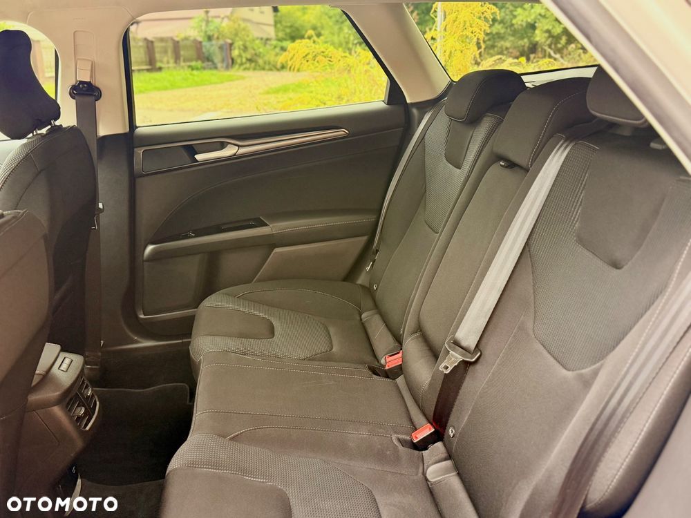 Ford Mondeo 2.0 EcoBlue Titanium - 28