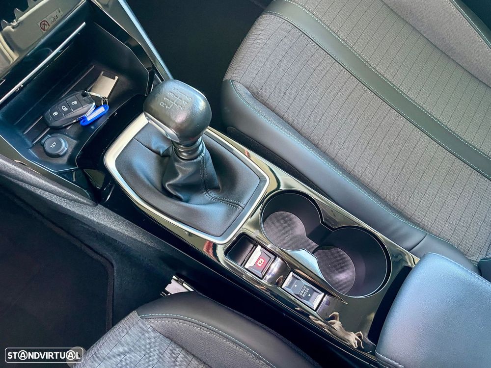 Peugeot 2008 1.2 PureTech Allure - 15