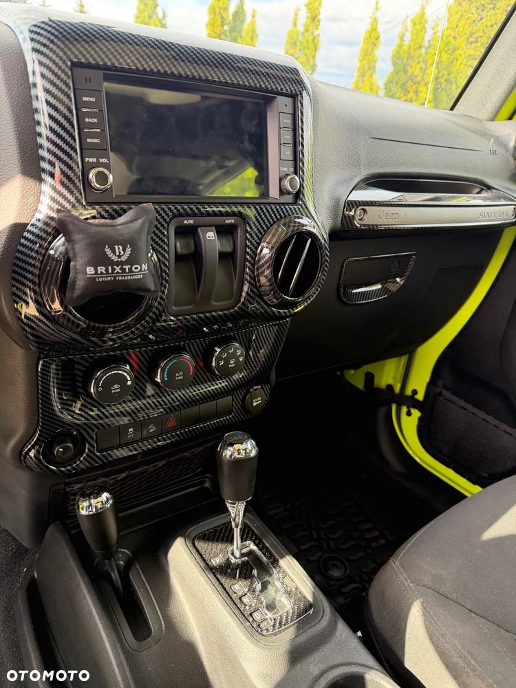 Jeep Wrangler - 14