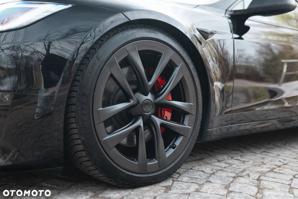 Tesla Model S - 3