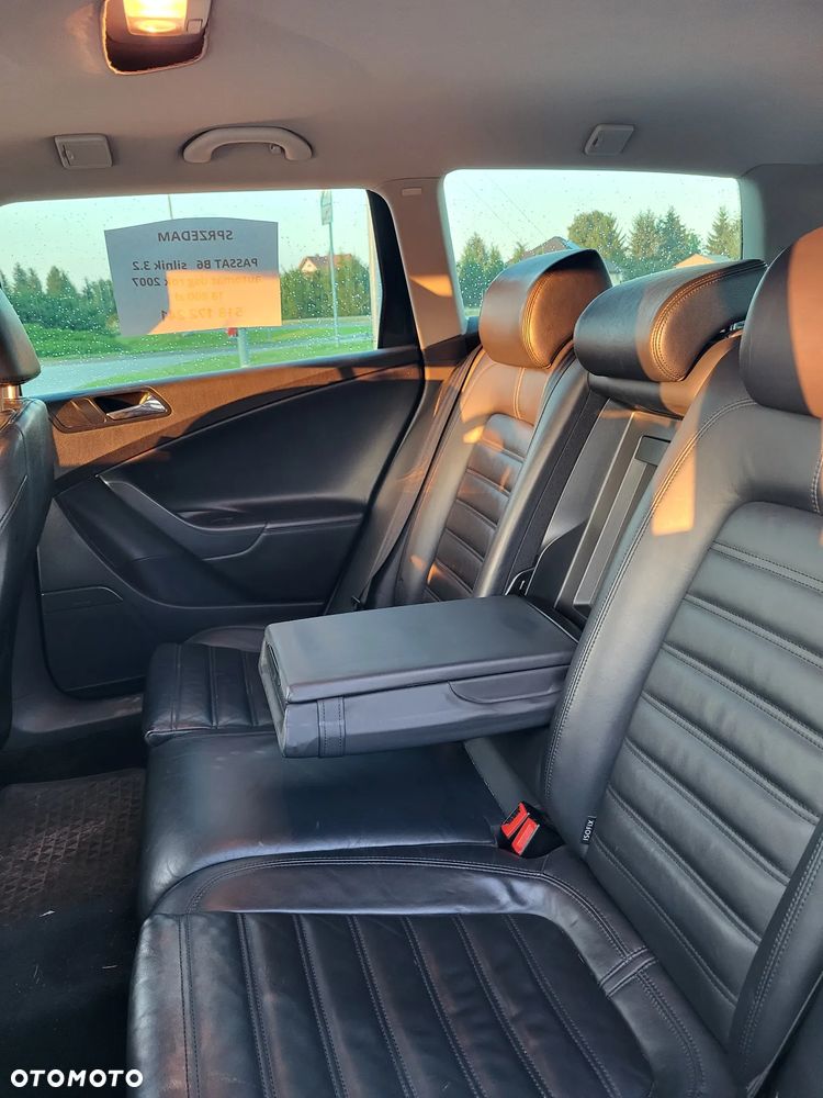 Volkswagen Passat 3.2 V6 FSI 4Motion DSG Individual - 11