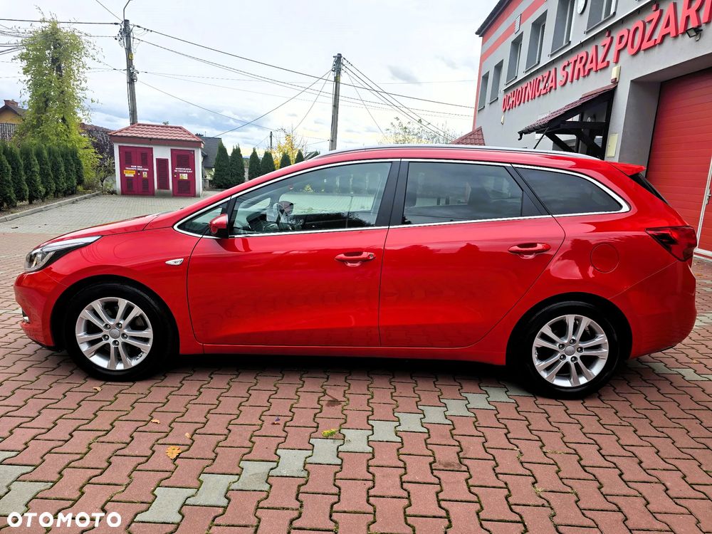 Kia Ceed 1.6 CRDi 128 Dream Team Edition - 4