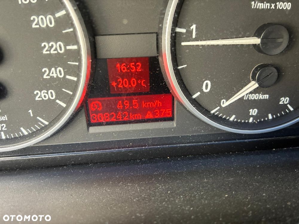 BMW Seria 3 318d - 16