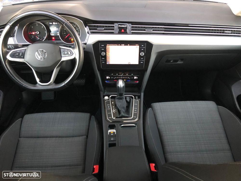 VW Passat Variant 2.0 TDi Business DSG - 35