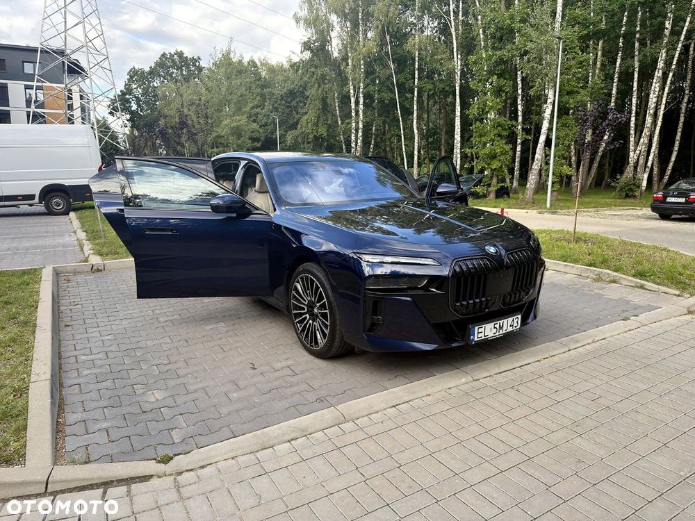 BMW Seria 7 2024 photo 3