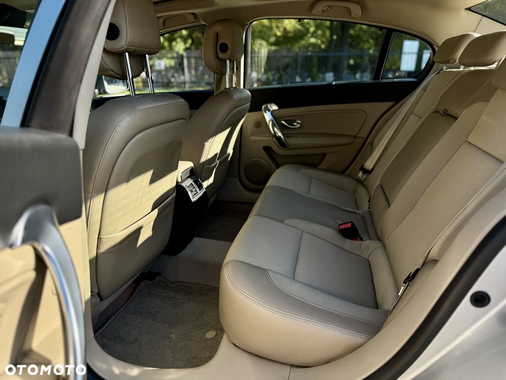 Renault Latitude 2.0 dCi Privilege - 12