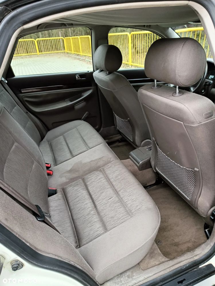 Audi A4 Limousine - 30