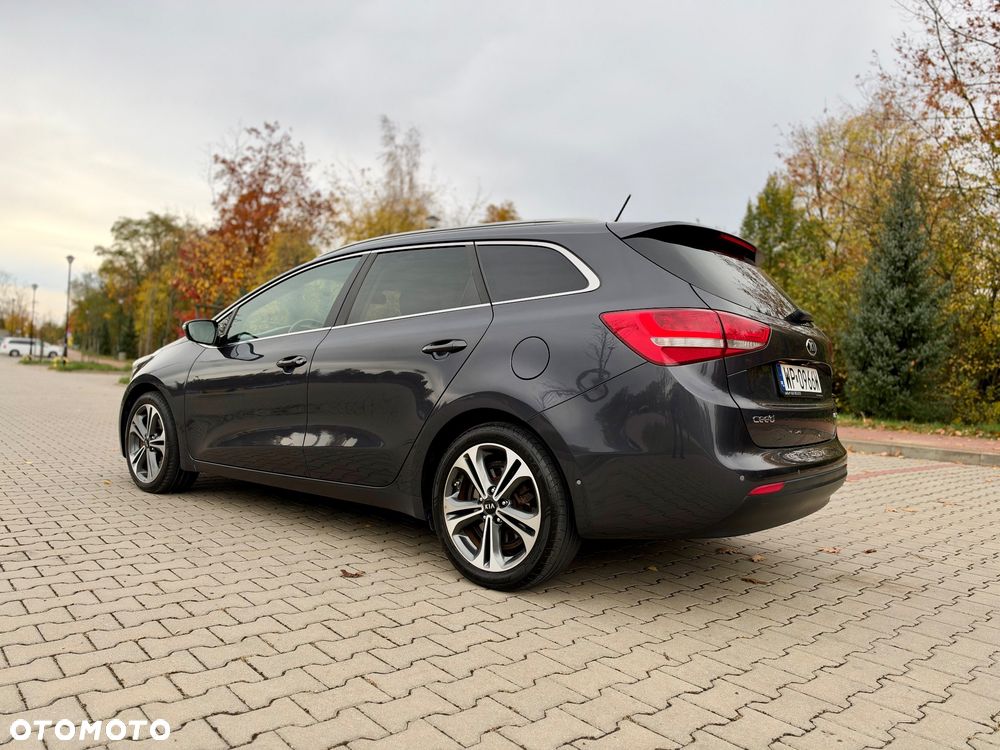 Kia Ceed 1.6 CRDi 136 ISG Platinum Edition - 17