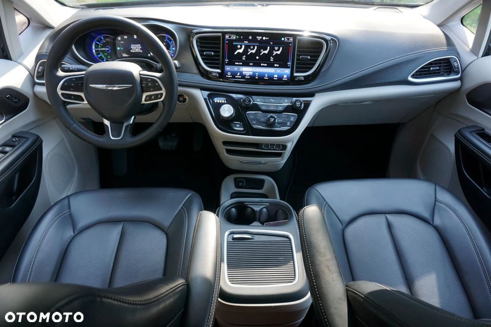 Chrysler Pacifica - 22