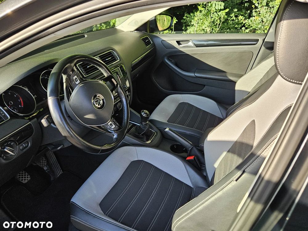 Volkswagen Jetta - 20
