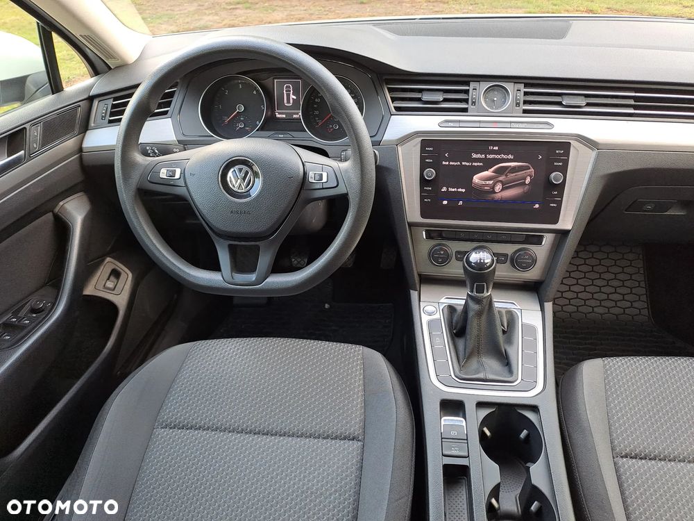 Volkswagen Passat - 9