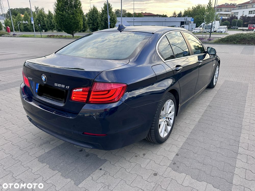 BMW Seria 5 525d xDrive - 8
