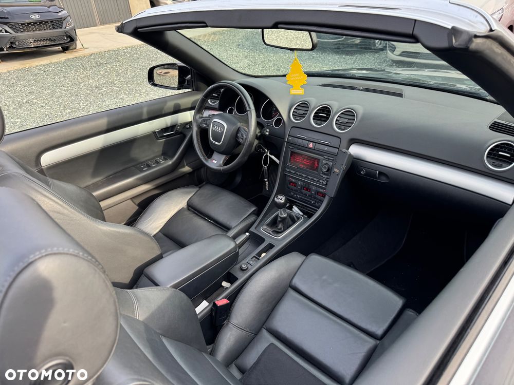 Audi A4 Cabrio 2.0 TDI DPF - 8