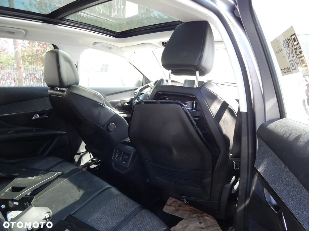 Peugeot 3008 PureTech 130 Stop & Start GPF EAT8 Allure Business-Paket - 27
