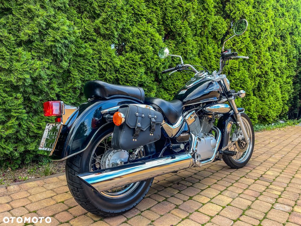 Suzuki Intruder - 3