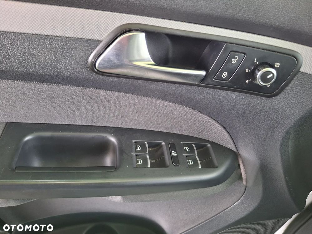 Volkswagen Touran - 19