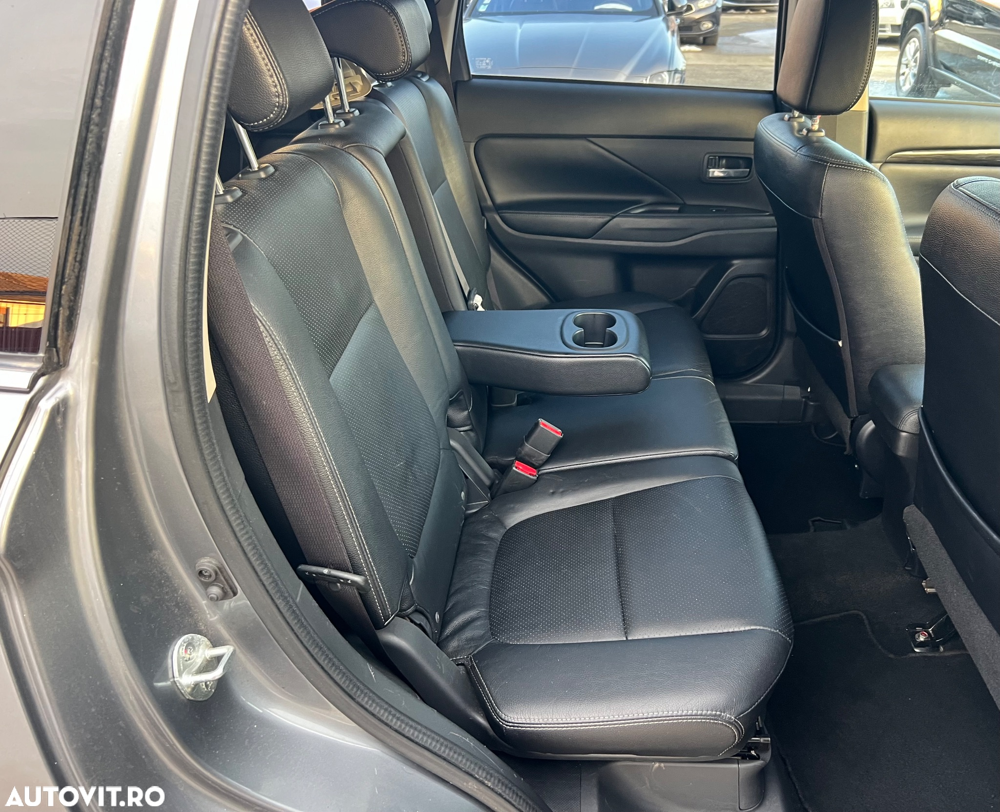 Mitsubishi Outlander 2.2 DI-D 4WD Intense - 8