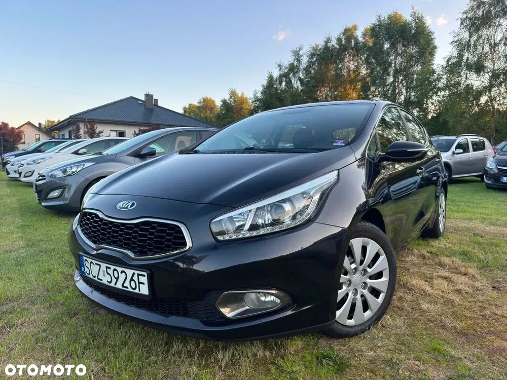 Kia Ceed 1.4 CVVT Dream Team Edition - 1